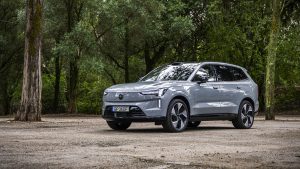 cropped volvo ex90 09